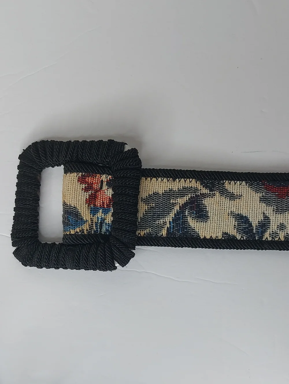 Pearl 80's Vintage-Inspired Floral Tapestry Waist Belt 36 In